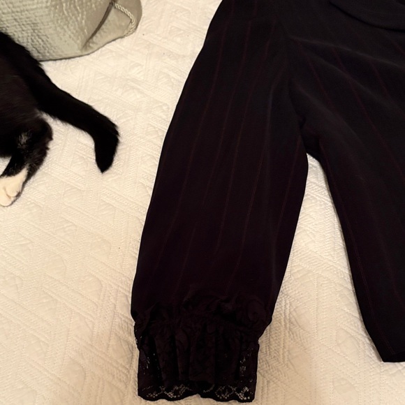 Two pises - Picture 3 of 7